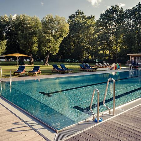 Villa Resort & Organic Spa - Luxusni Apartman S Virivkou Ceske Budejovice Ngoại thất bức ảnh